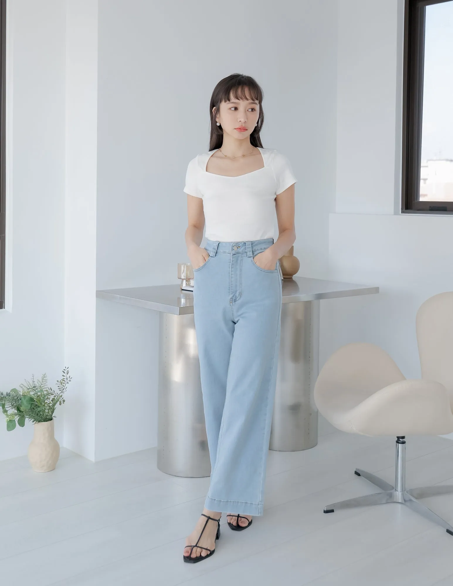 Nadine Straight Leg Jeans in Light Wash