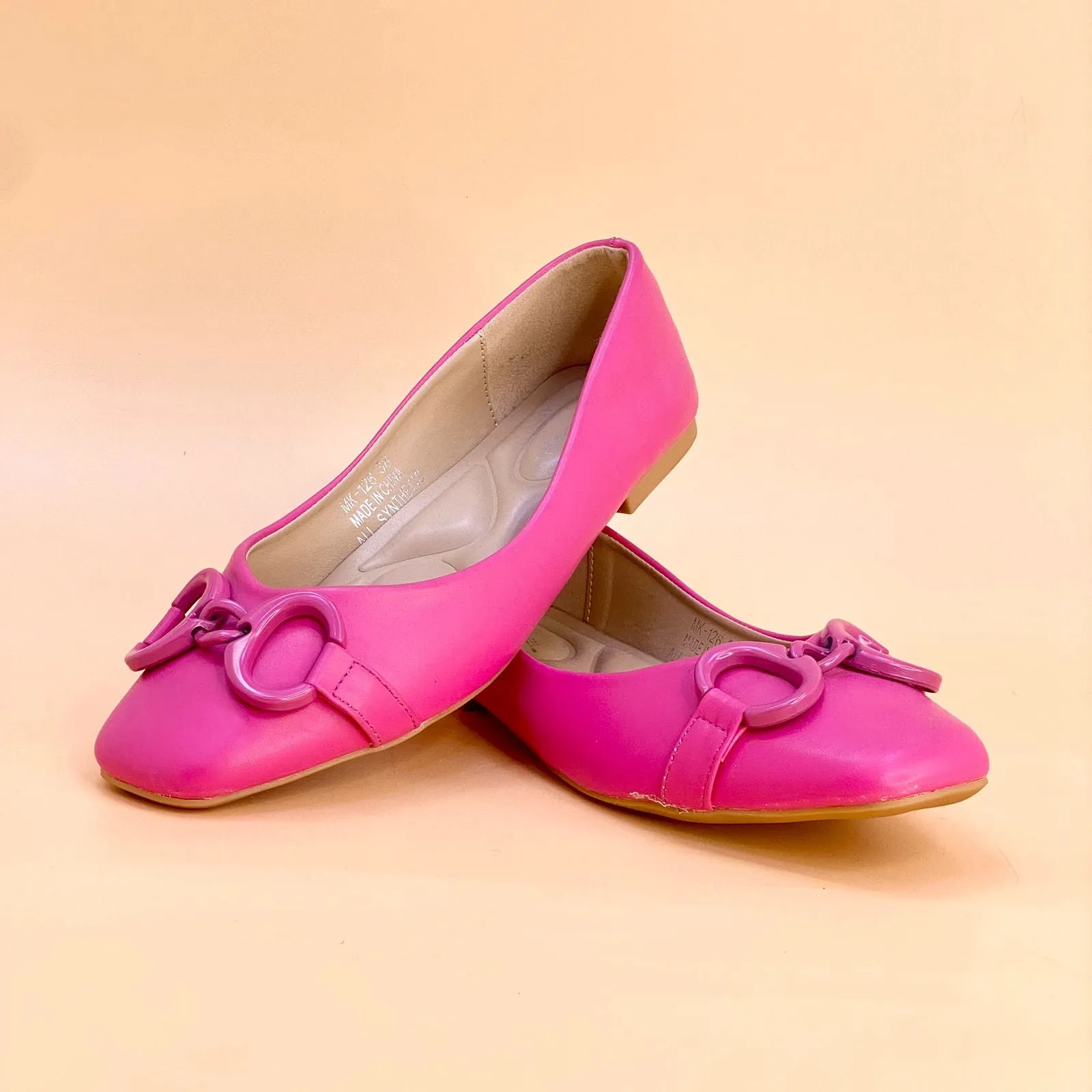 NEW ,  WOMEN FLAT SHOES W699