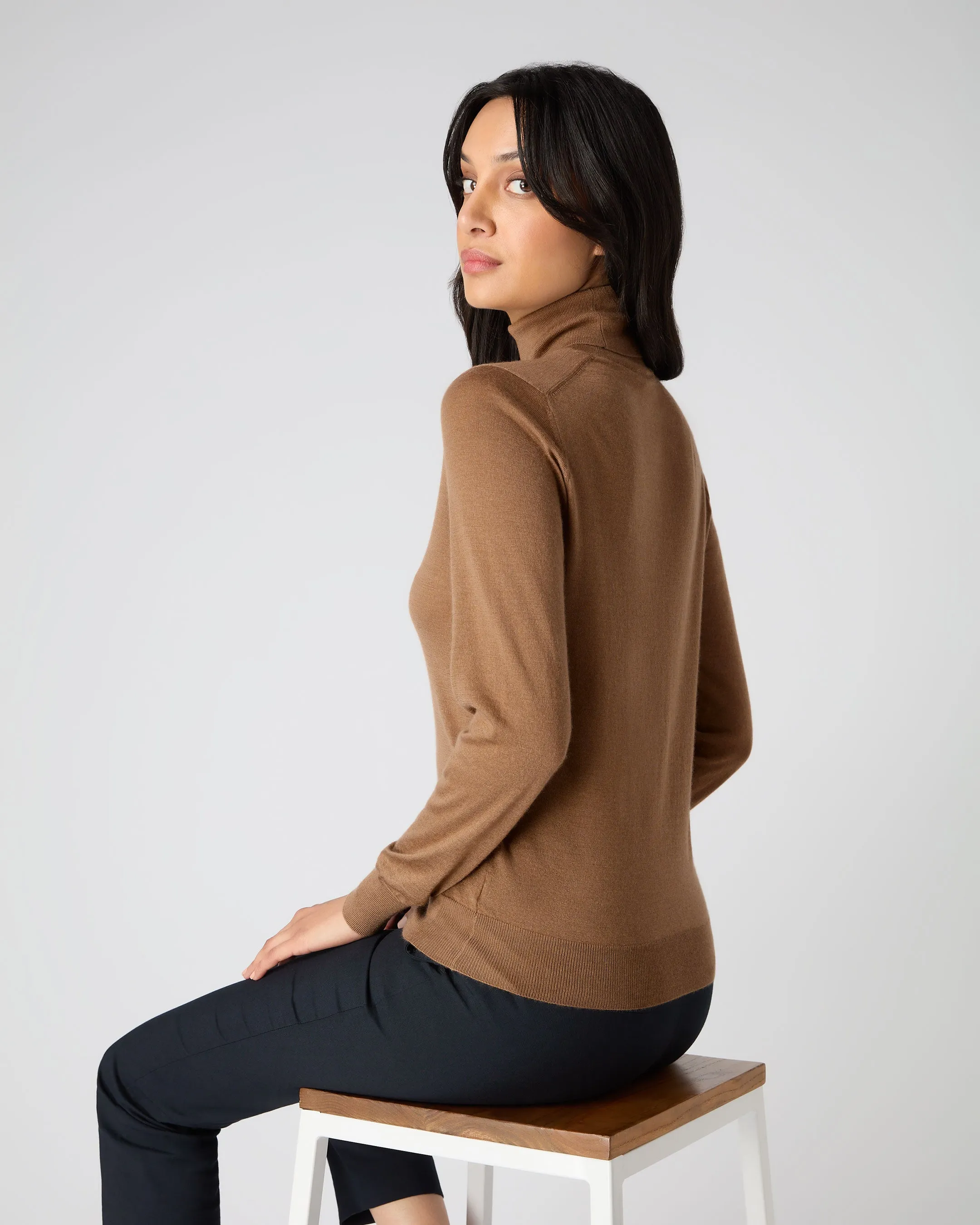 Women's Margot Superfine Cashmere Roll Neck Jumper Dark Camel Brown